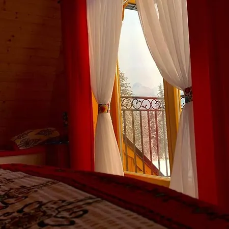 W Raju Semesterbostad *